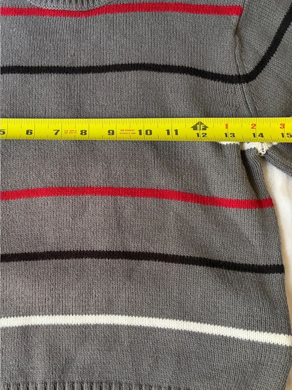 The Children’s Place Boys Girls Size 5/6 Gray Striped Crewneck Sweater Red Black